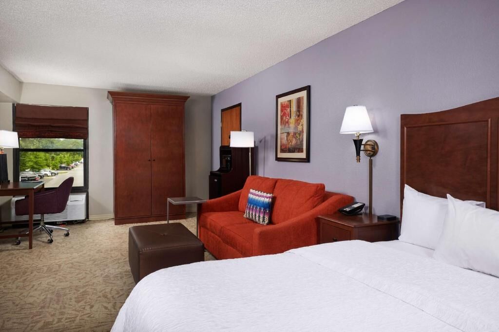 Hypo-allergenic bedding, iron/ironing board, free WiFi, bed sheets