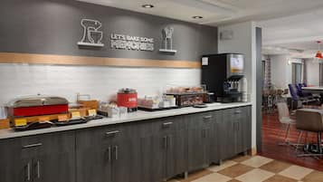 Desayuno bufé gratuito y diario