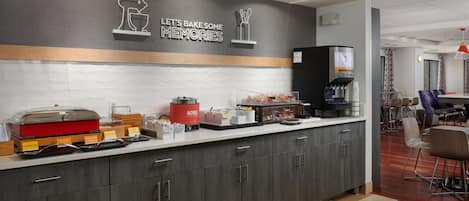 Colazione a buffet inclusa, servita tutte le mattine