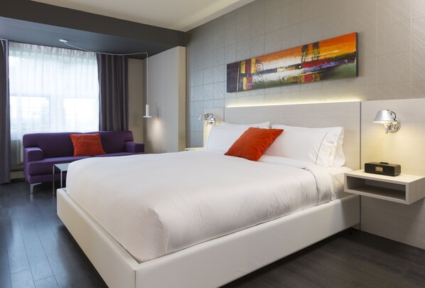 Superior Room, 1 King Bed | Egyptian cotton sheets, premium bedding, pillowtop beds, in-room safe - Hotel Sepia (Québec City)