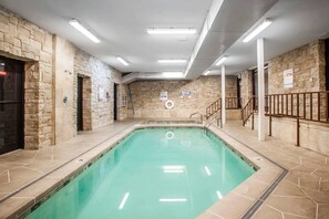 Piscine intérieure