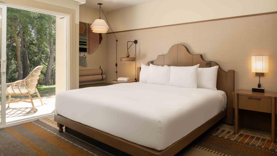 Chaminade Resort & Spa