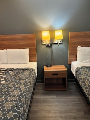 Standard Double Room, 2 Double Beds, Non Smoking | Individually decorated, individually furnished, blackout curtains - Econo Lodge Yazoo City (Yazoo City)