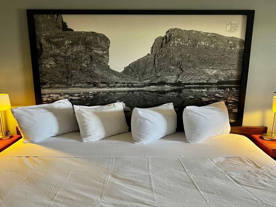 Individuell dekoriert, individuell eingerichtet, Schreibtisch