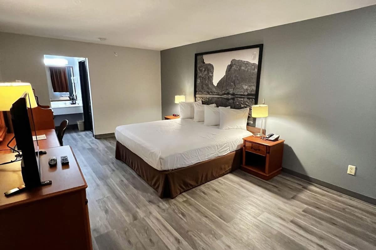 Individuell dekoriert, individuell eingerichtet, Schreibtisch