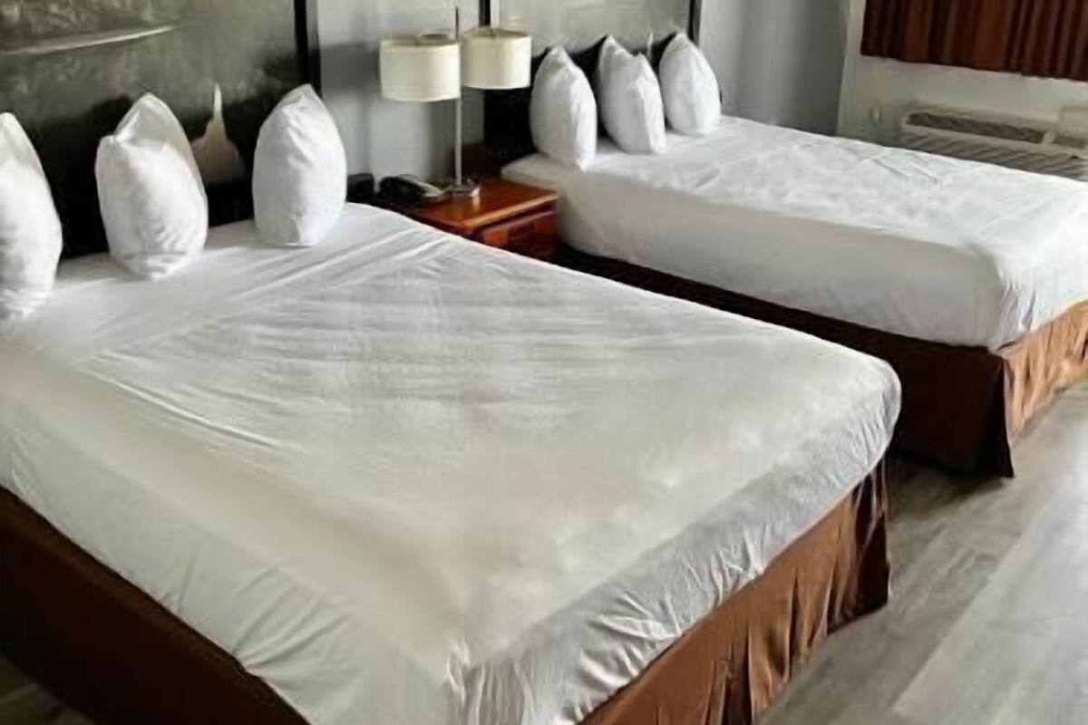 Individuell dekoriert, individuell eingerichtet, Schreibtisch