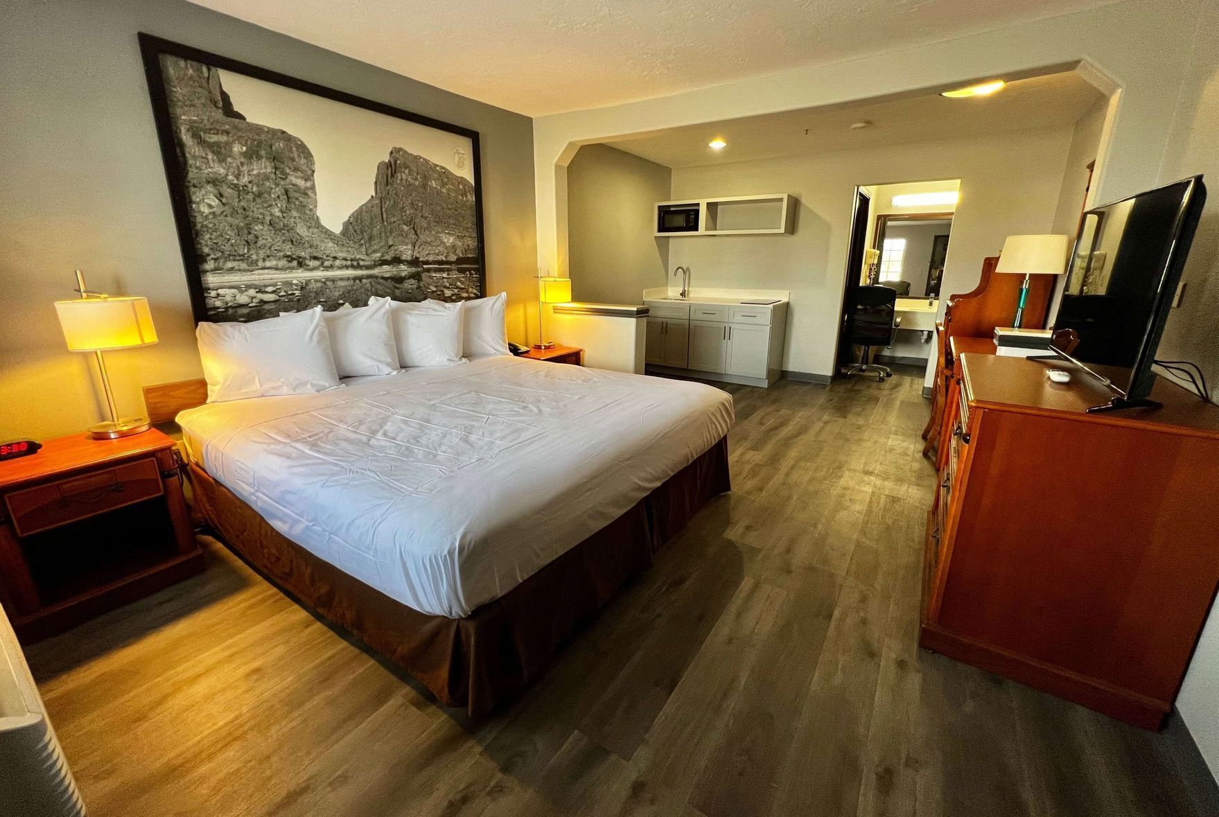 Individuell dekoriert, individuell eingerichtet, Schreibtisch