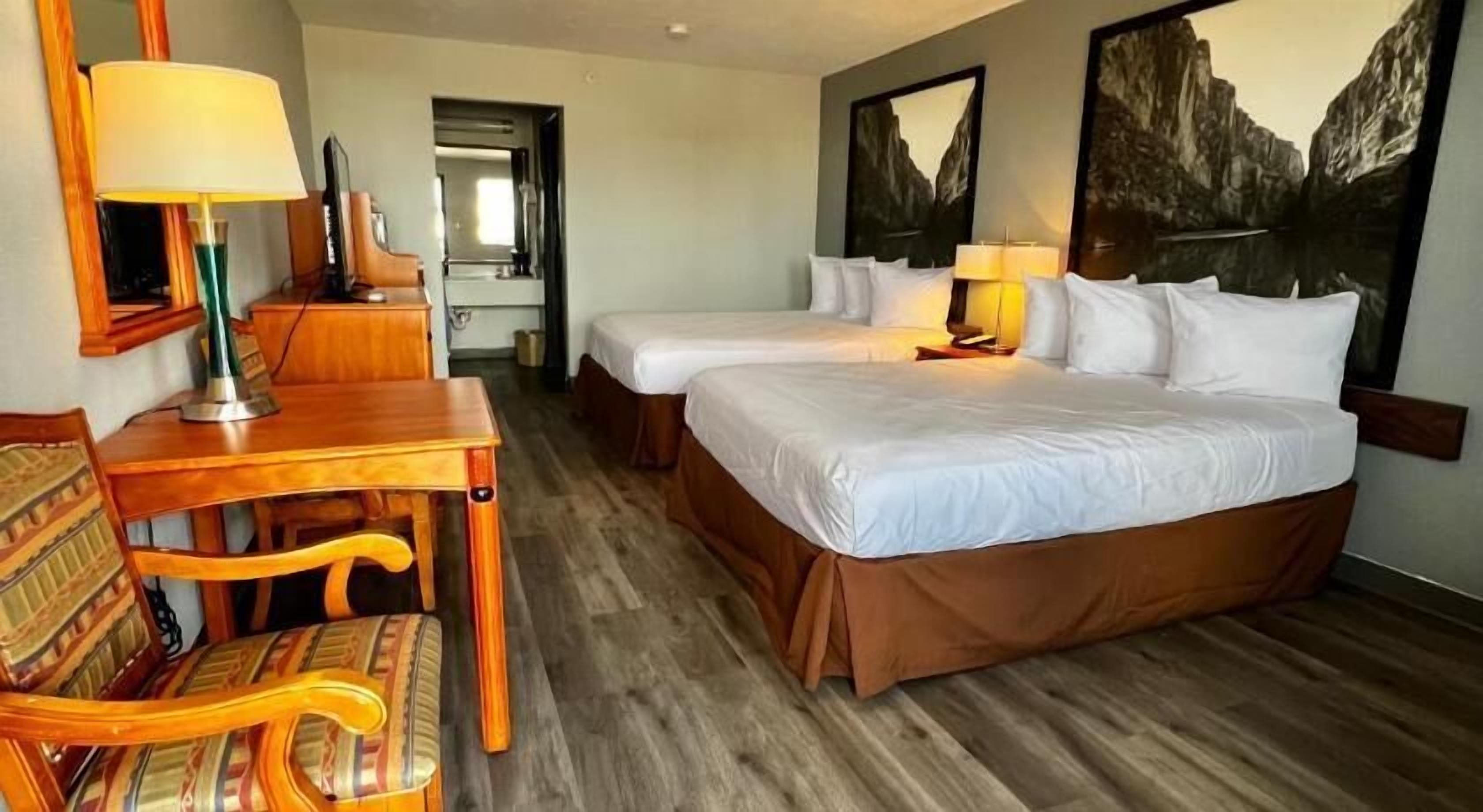 Individuell dekoriert, individuell eingerichtet, Schreibtisch