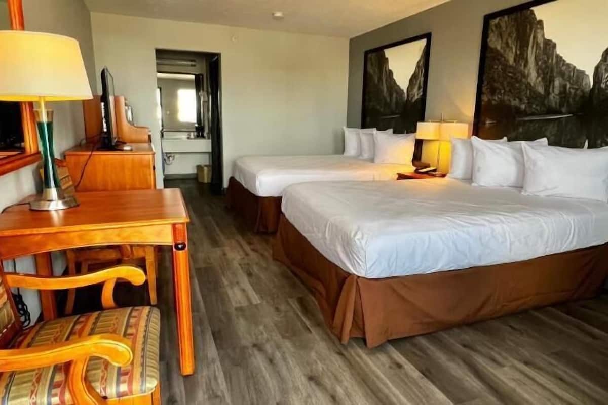 Individuell dekoriert, individuell eingerichtet, Schreibtisch