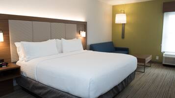 Sängtillbehör av högsta kvalitet och värdeförvaringsskåp på rummet