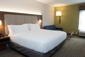 Premium bedding, in-room safe, desk, laptop workspace