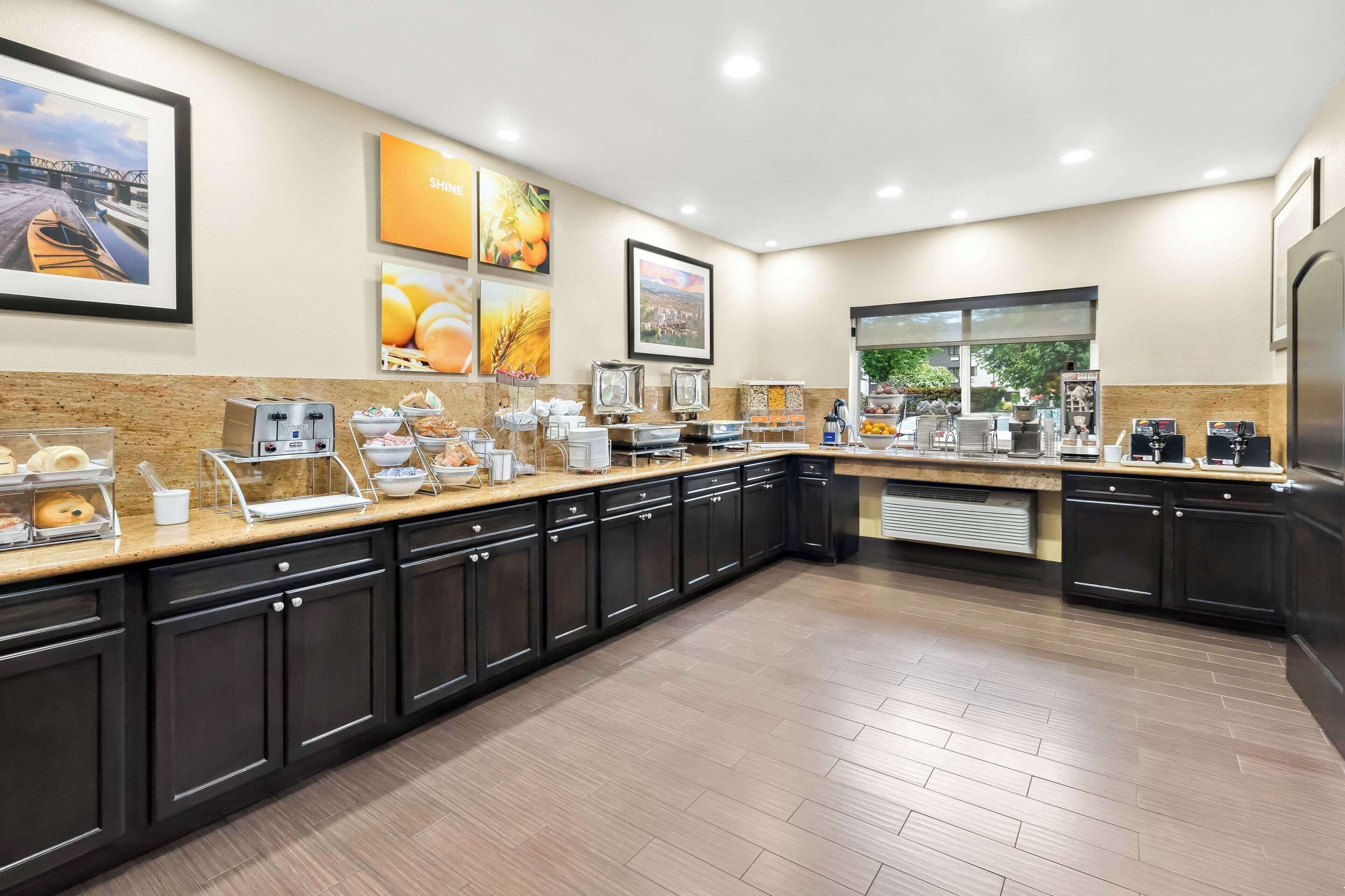 free daily on-the-go breakfast