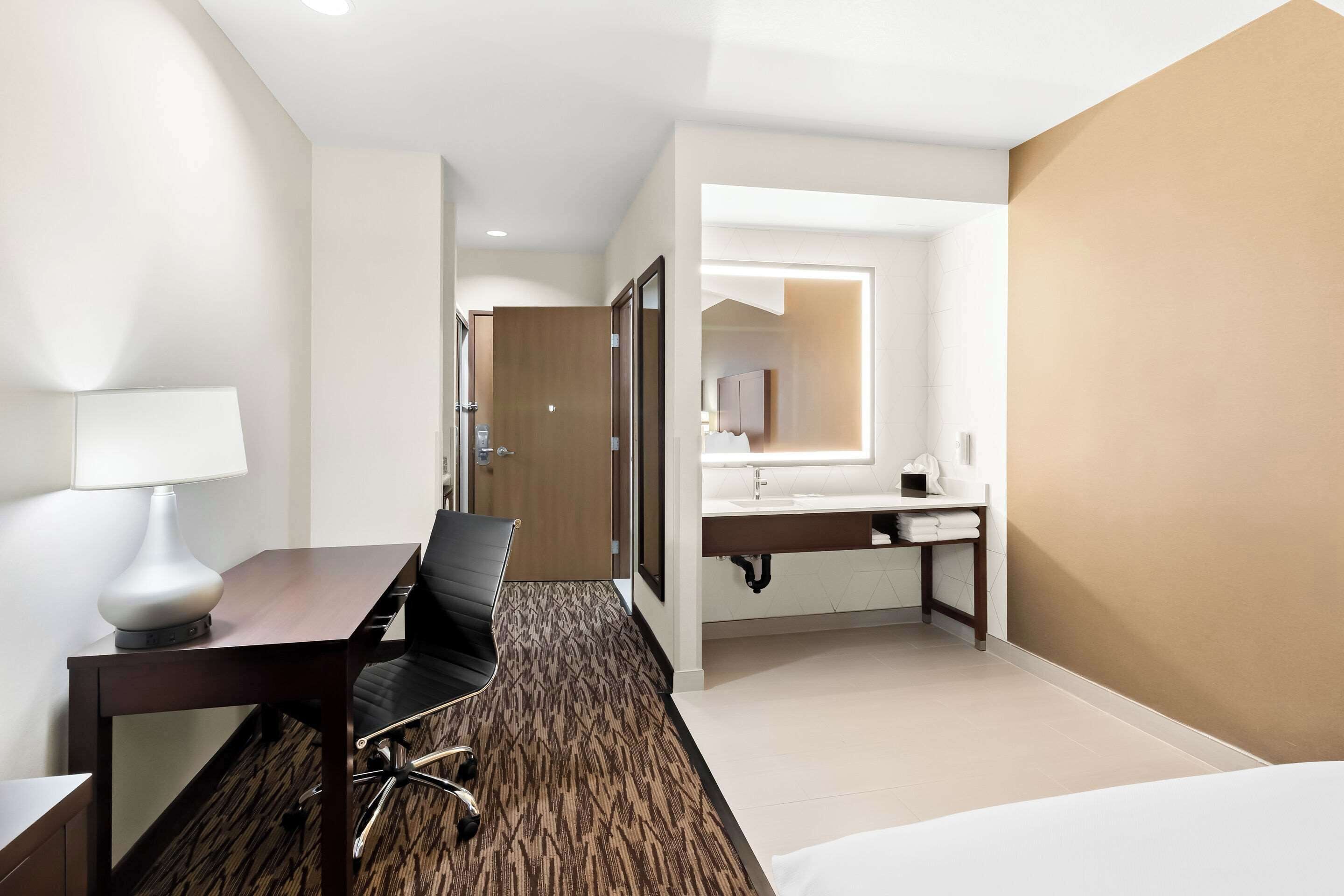 Foto - Comfort Suites Portland Airport