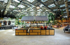 Petit déjeuner buffet (80 ILS par personne)