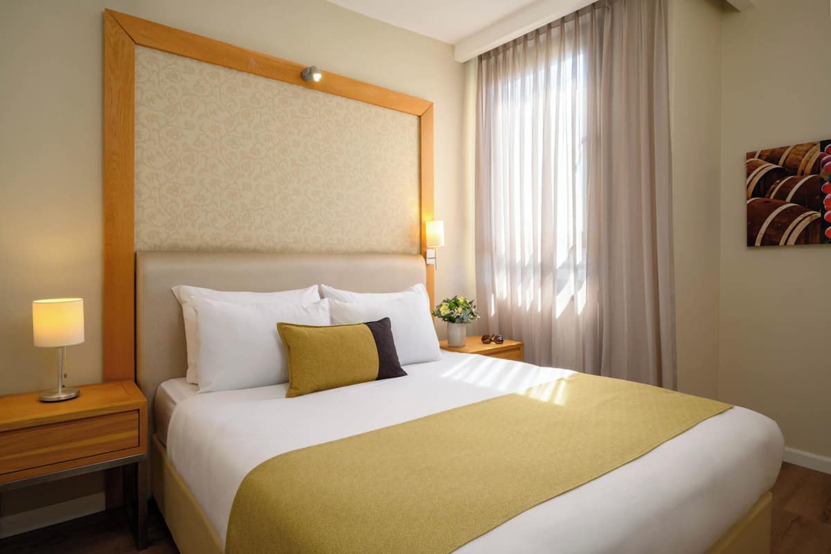 In-room safe, individually decorated, individually furnished, desk