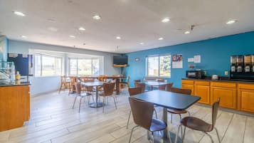 Free daily continental breakfast