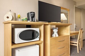 Habitación Deluxe, 1 cama de matrimonio, accesible para personas con discapacidad | Servicio de la habitación