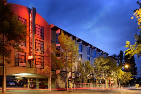 Front of property – evening/night. Staypineapple, University Inn, University District Seattle