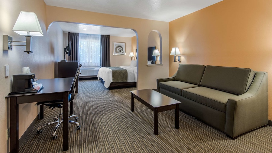 Quality Inn & Suites Albuquerque North near Balloon Fiesta Park