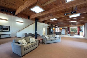 Bàn, bàn ủi/dụng cụ ủi quần áo, truy cập Internet không dây miễn phí