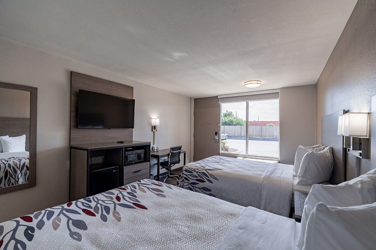 In-room safe, desk, laptop workspace, blackout curtains