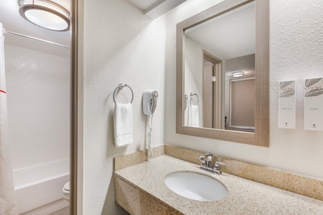 Hair dryer, towels, soap, shampoo. Red Roof Inn Tucson South - Airport