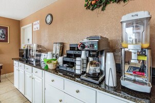 Desayuno continental gratuito y diario