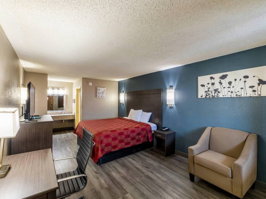 Free cots/infant beds, free WiFi, bed sheets