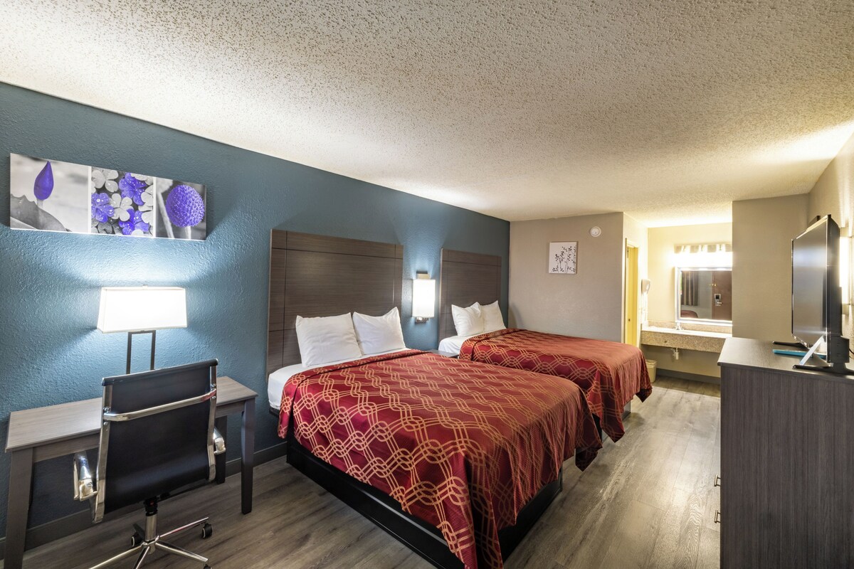 Cribs (free), WiFi (free), bed sheets