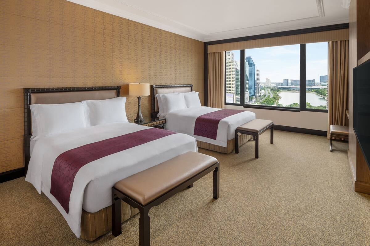 Phòng Suite Cao cấp, 1 phòng ngủ | Bộ đồ giường cao cấp, minibar, két bảo mật tại phòng, bàn 
