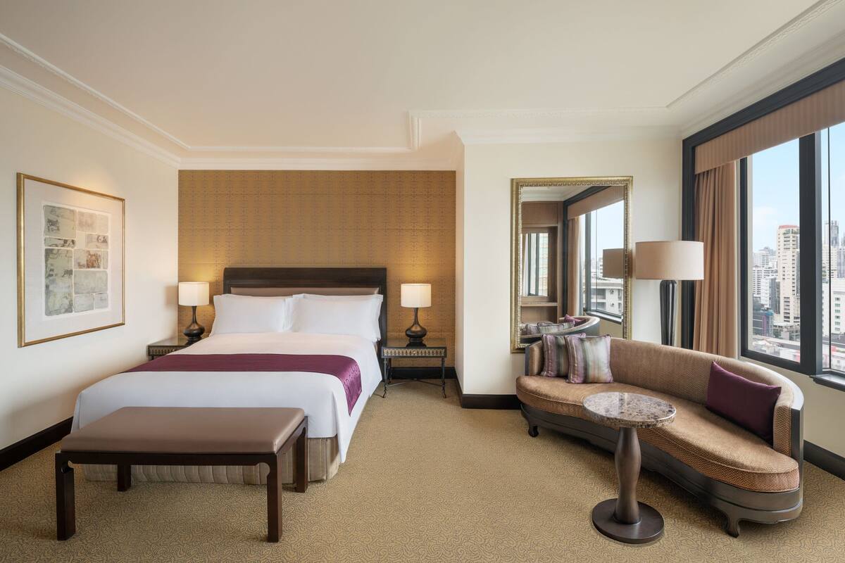 Phòng Suite dành cho gia đình, 1 giường cỡ king | Bộ đồ giường cao cấp, minibar, két bảo mật tại phòng, bàn 
