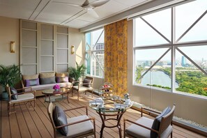 Royal Suite, 1 Bedroom | Premium bedding, minibar, in-room safe, desk - Sheraton Grande Sukhumvit, a Luxury Collection Hotel, Bangkok (Bangkok)
