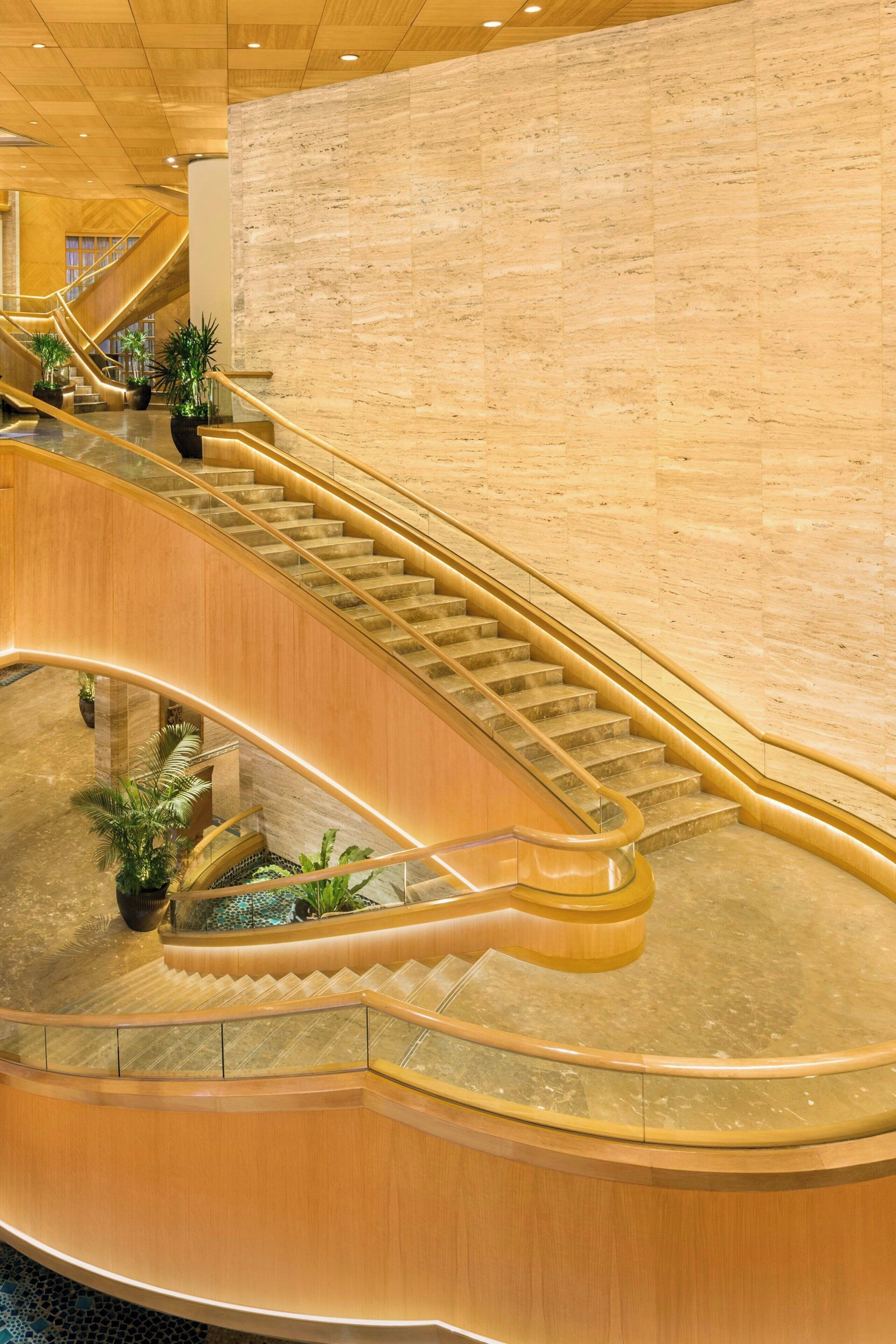 2 bars/lounges, tapas bar