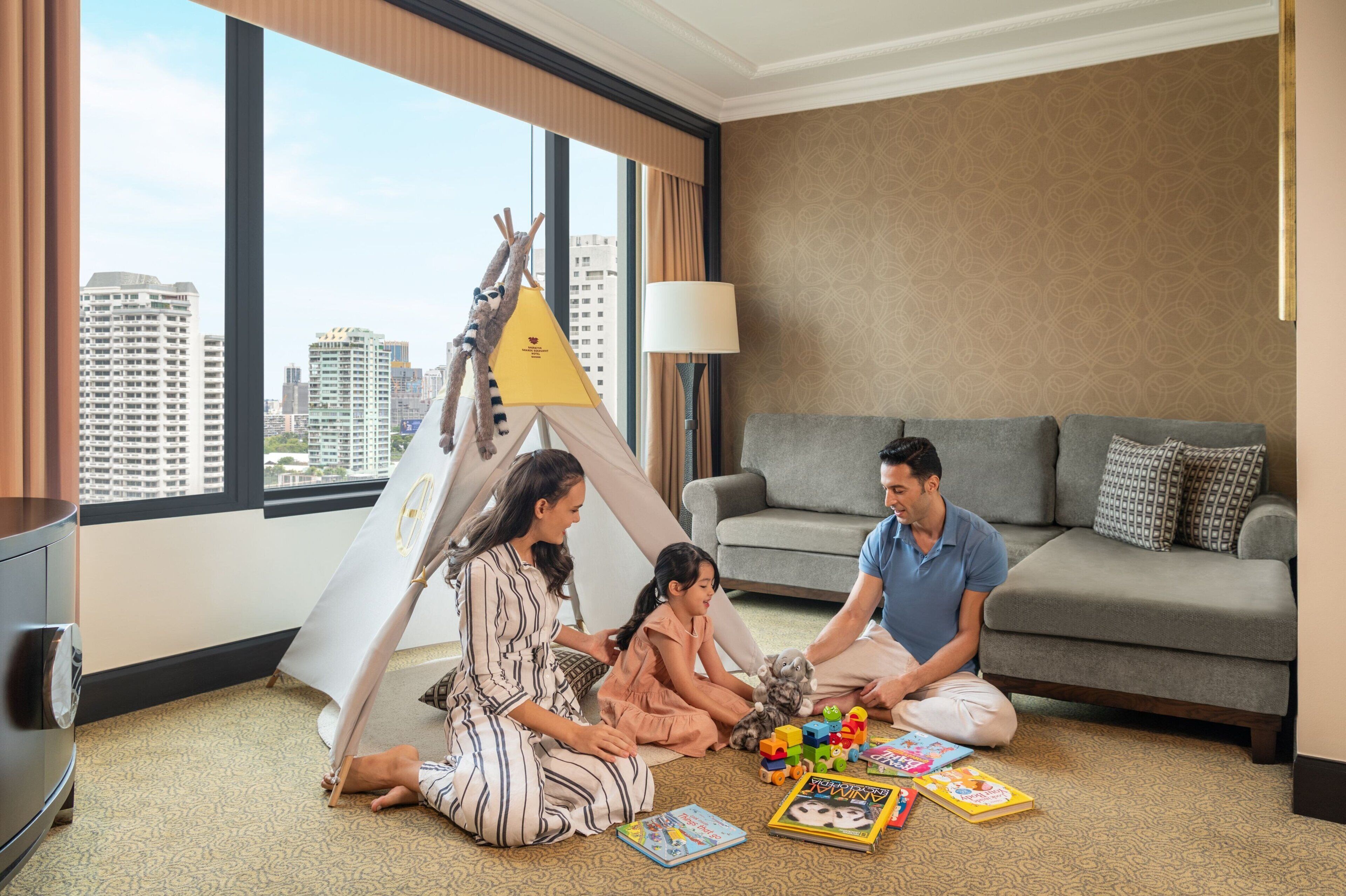 family suite, 1 king bed, non smoking | premium bedding, minibar, in-room safe, desk