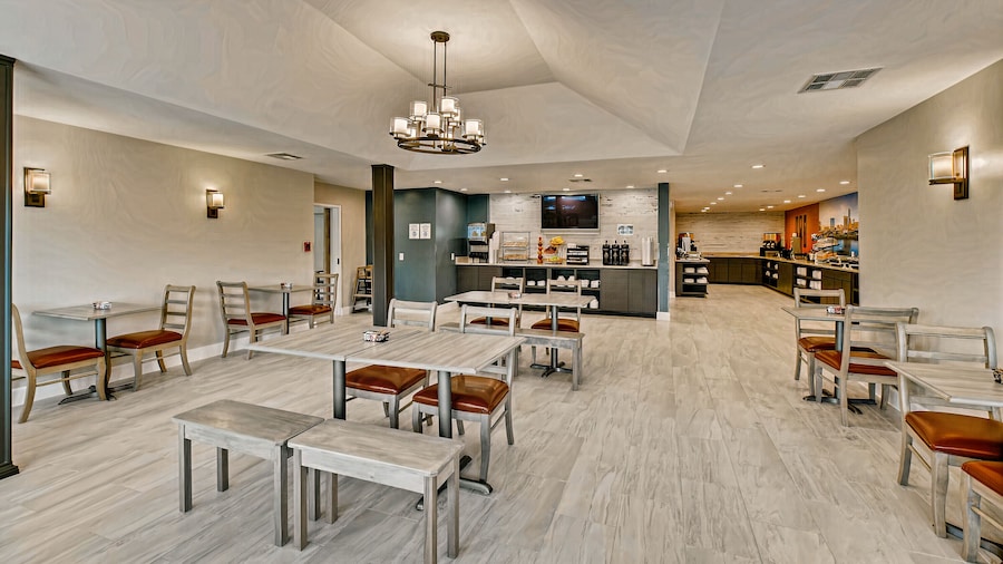 Orangewood Inn & Suites Midtown