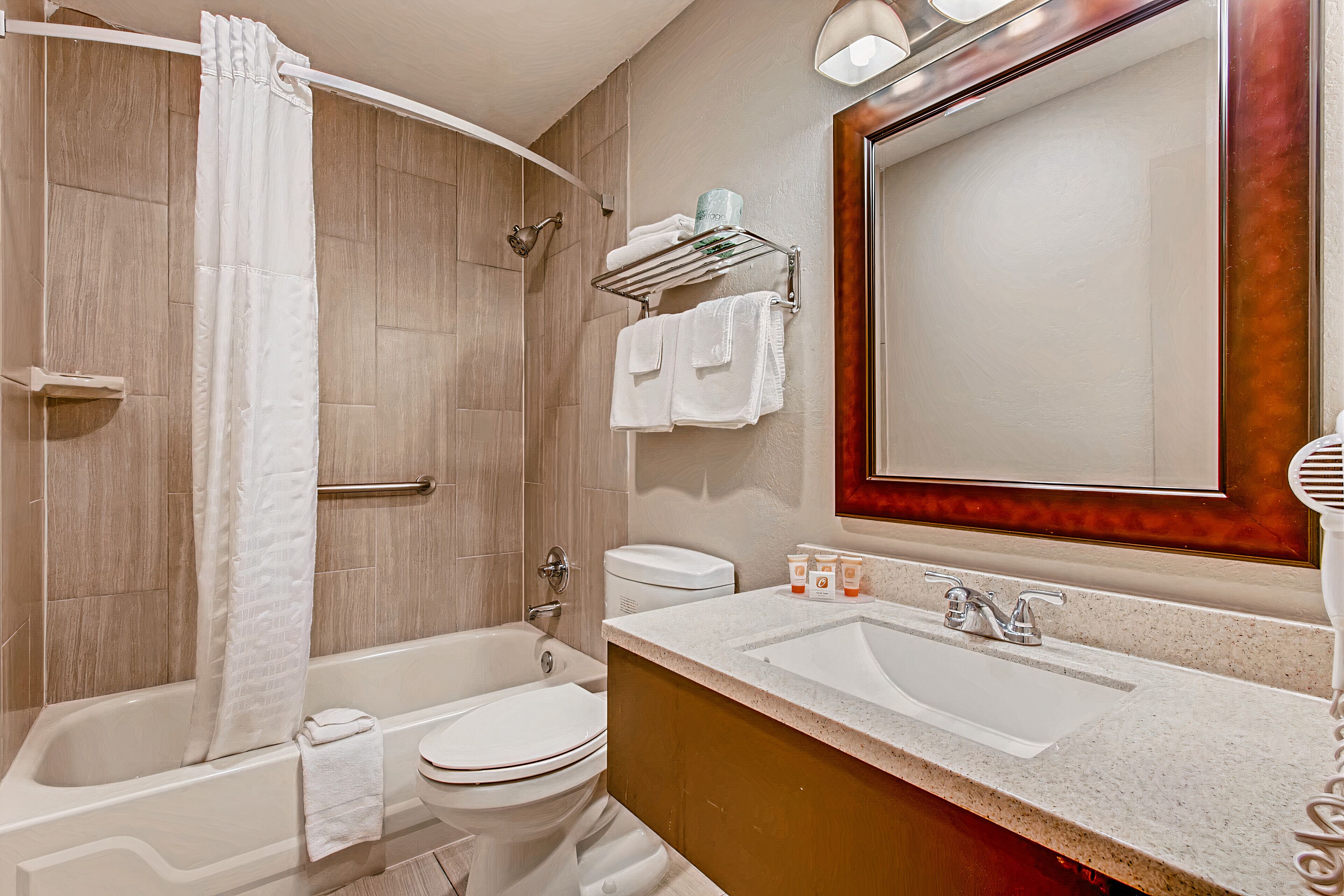 Photo - Orangewood Inn & Suites Midtown