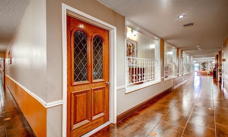Hallway. Orangewood Inn & Suites Midtown