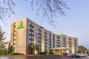 Exterior - Holiday Inn Rockford by IHG (Rockford)