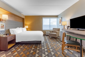 Suite, 1 King-Bett, Whirlpool (Additional Living Area) | Schreibtisch, laptopgeeigneter Arbeitsplatz, Verdunkelungsvorhänge