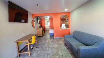 Studio Suite, 1 King Bed, Non Smoking