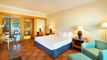 Suite Junior | Minibar, brankas, meja kerja, dan setrika/meja setrika