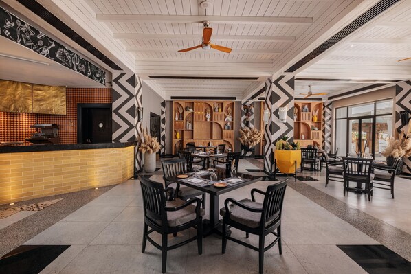 3 restaurants, breakfast, lunch, dinner served; Mexican cuisine 