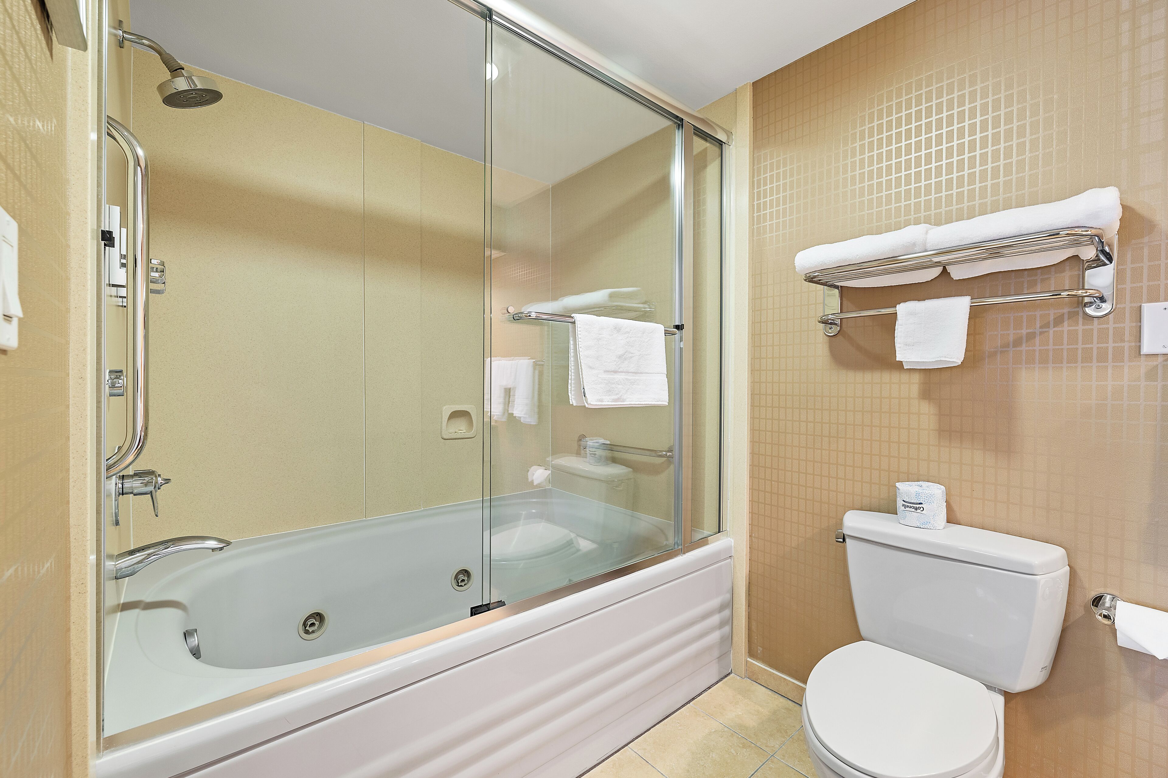 Camera Standard, 1 letto king | Una cassaforte in camera, una scrivania, ferro/asse da stiro
