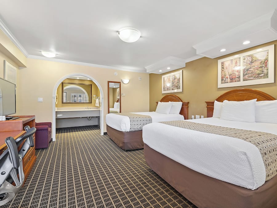 Caja de seguridad en la habitación y escritorio