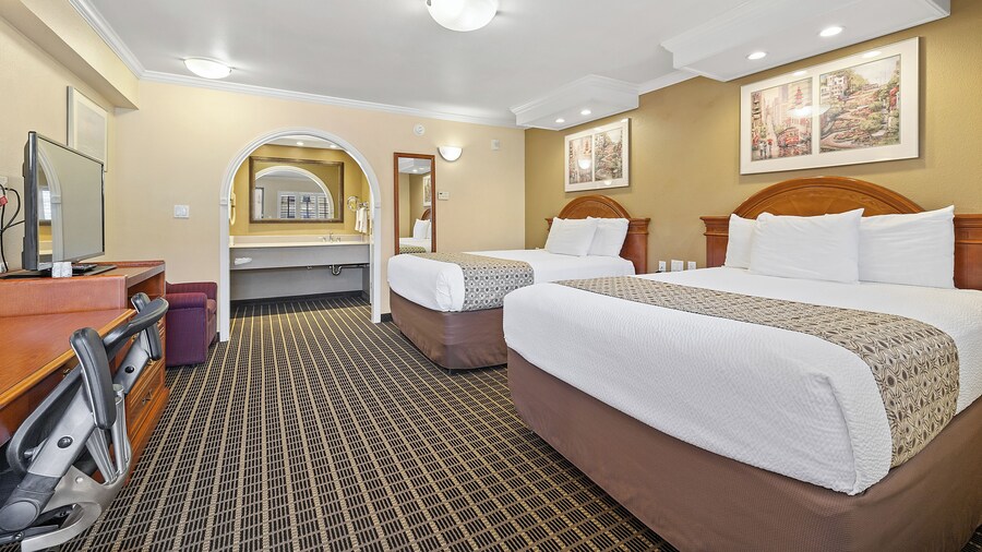Alexis Park Hotel