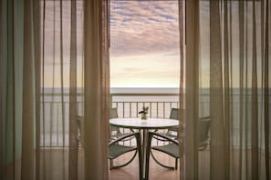 Premium bedding, pillowtop beds, in-room safe, iron/ironing board
