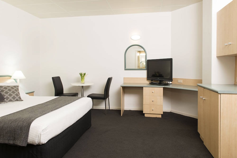 Adelaide Riviera Hotel by null