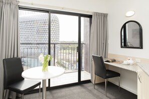 Executive Suite with Spa Bath | Room amenity