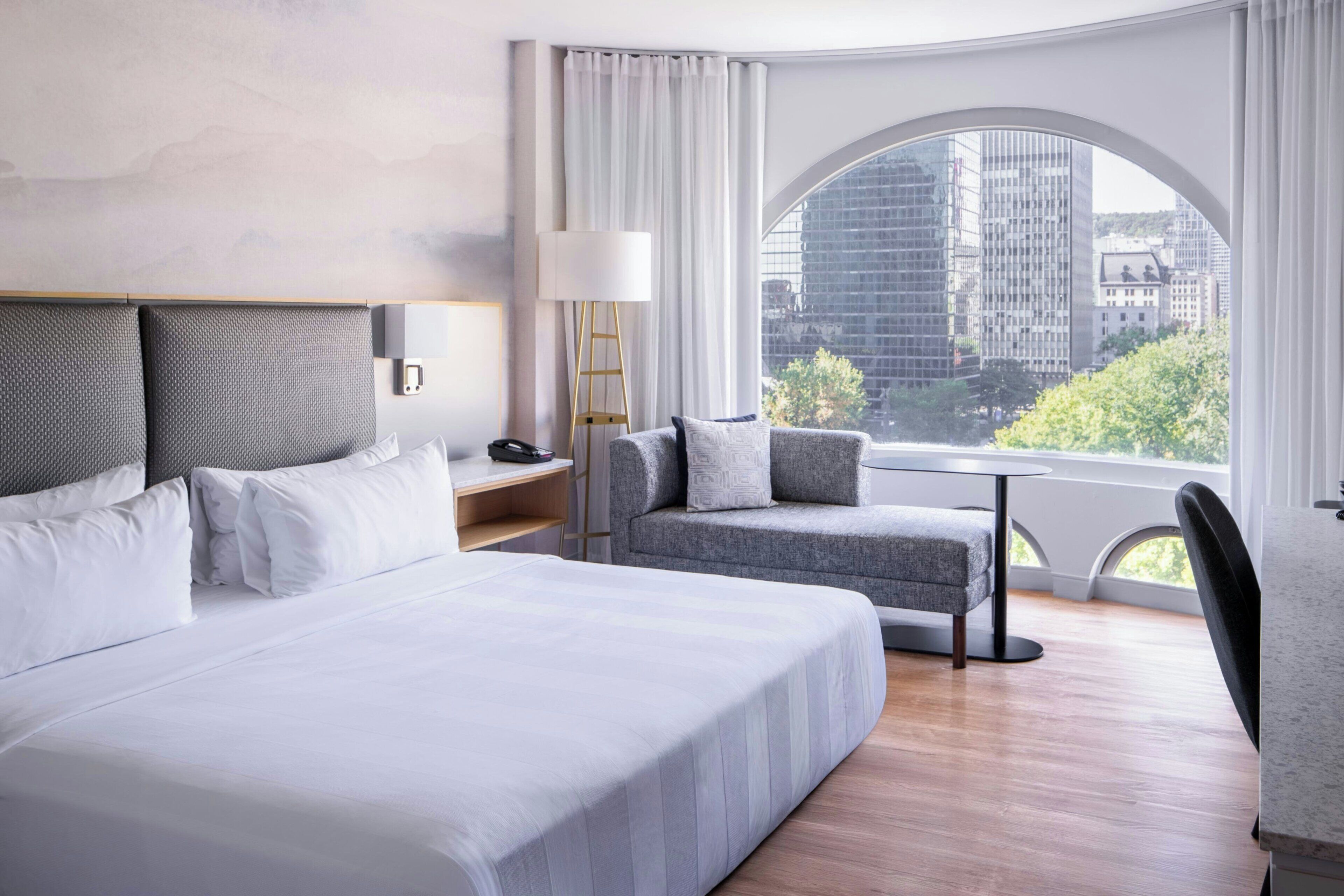 Hypo-allergenic bedding, in-room safe, desk, blackout curtains