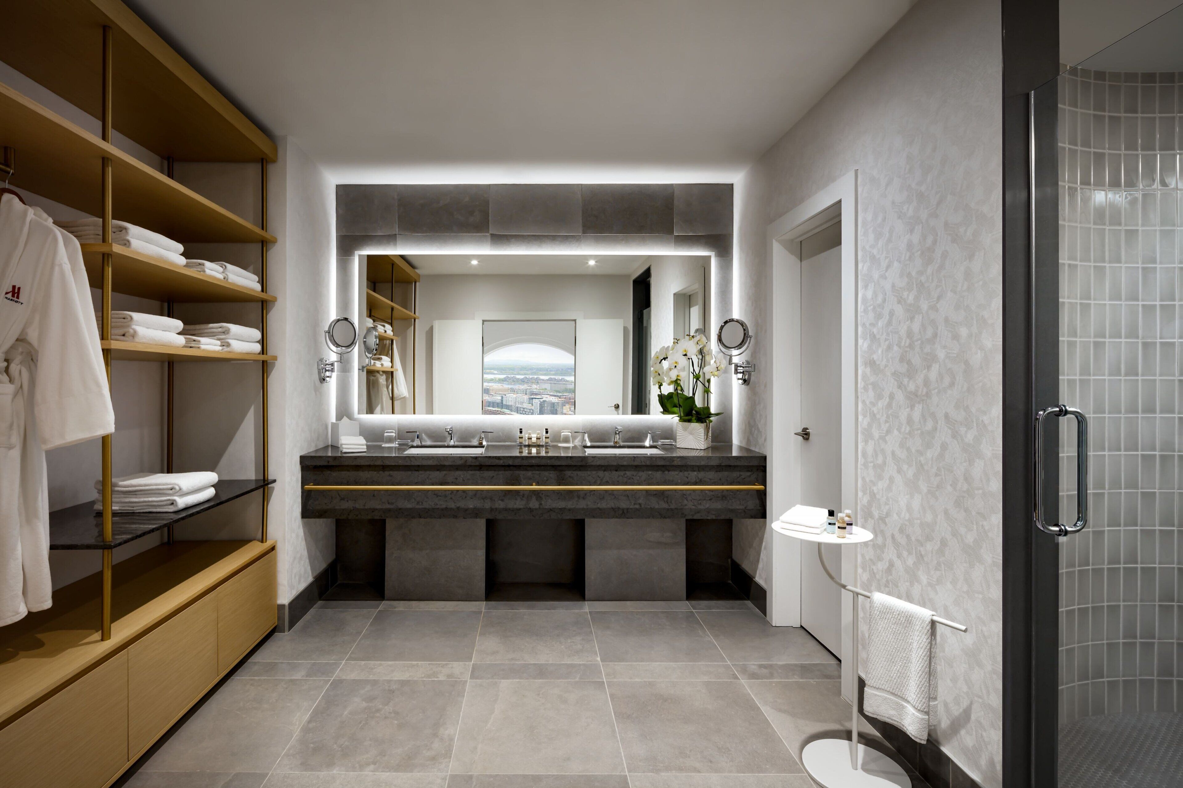 combined shower/bathtub, free toiletries, hair dryer, slippers